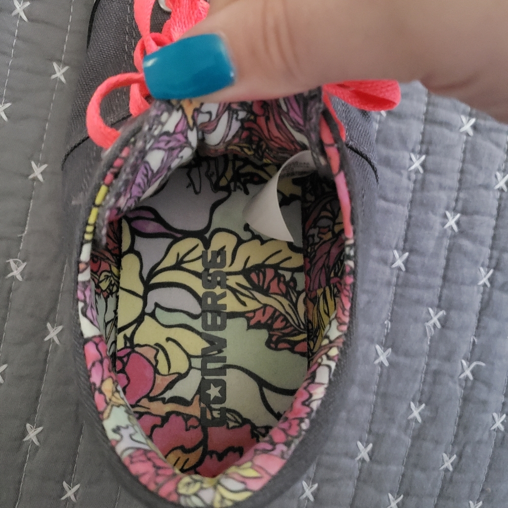 Womens converse - Picture 2 of 2